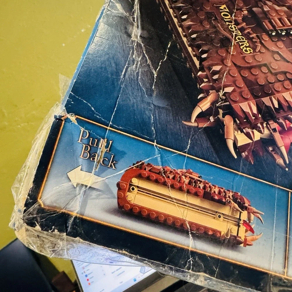 LEGO Harry Potter New/Damaged Box Chomping Monster Book of Monsters Building Set